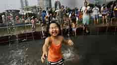 China issues heat alert as 'hottest July' hits Shanghai